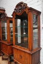 style Display cabinets in Walnut, England 19th century