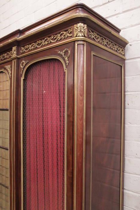Quality 3 door Louis XVI bookcase in mahogany and bronze