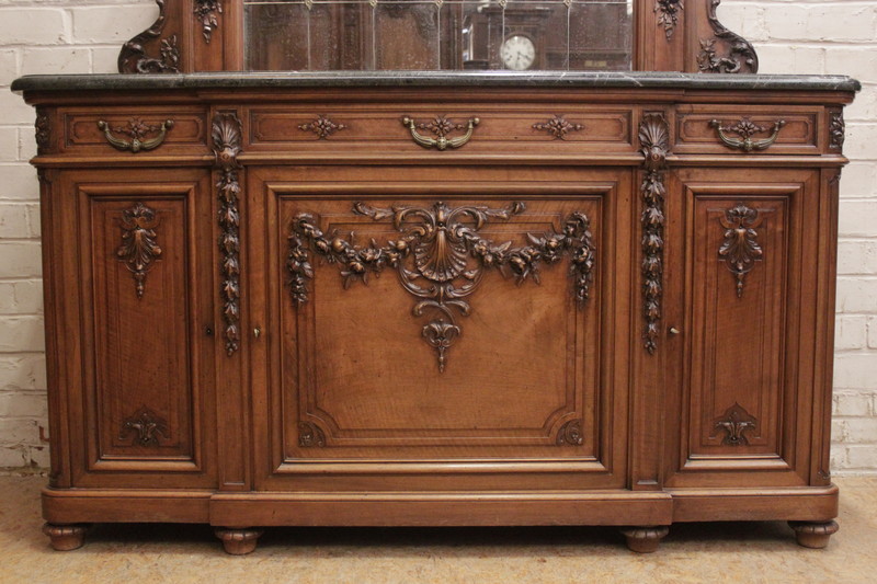 Quality Regency style cabinet in walnut with marble