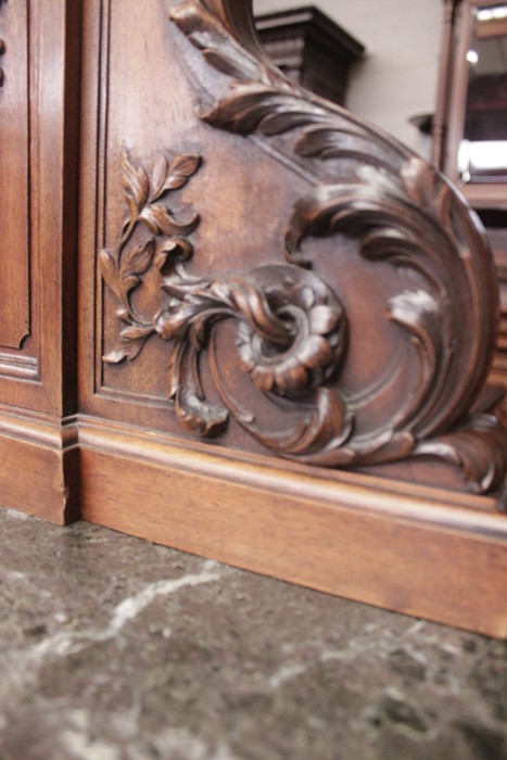 Quality Regency style cabinet in walnut with marble