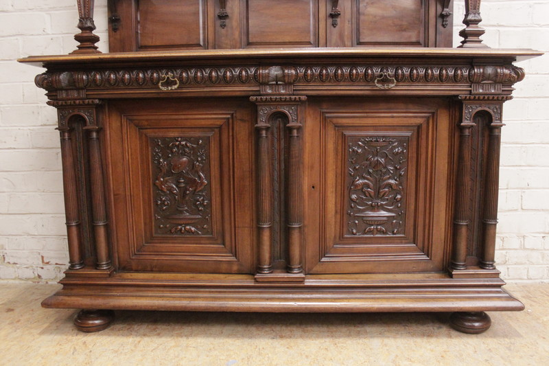 quality renaissance cabinet in walnut