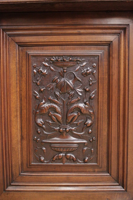 quality renaissance cabinet in walnut