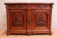 Quality renaissance style cabinet in walnut