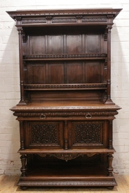 Quality renaissance style server in walnut