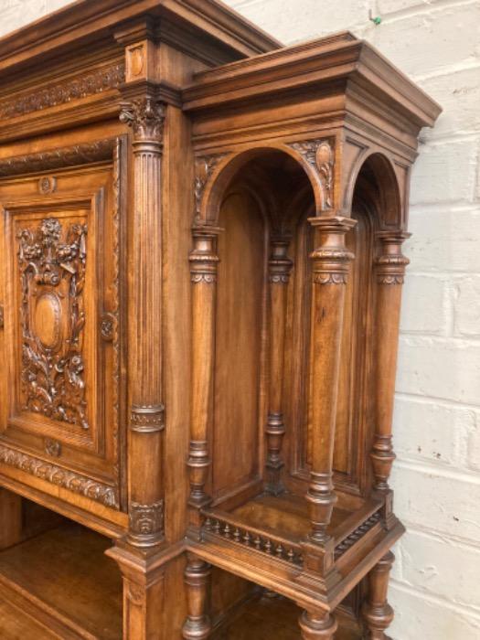 Renaissance cabinet in walnut