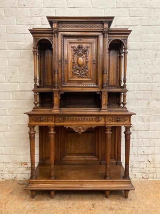 Renaissance cabinet in walnut