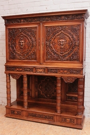 Renaissance credenza in walnut