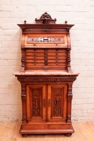 Renaissance dentist Cabinet in walnut