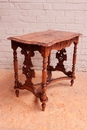 Renaissance style Center table in Walnut, italie 19th century