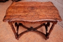 Renaissance style Center table in Walnut, italie 19th century