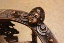 Renaissance style Confidant in Walnut, italie 19th century