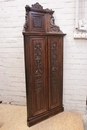 Renaissance style Corner cabinet in Walnut, France 19th century