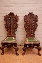 Renaissance style Table and chairs in Walnut, italie 19th century