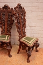 Renaissance style Table and chairs in Walnut, italie 19th century