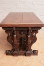 Renaissance style Table in Walnut, France 19th century