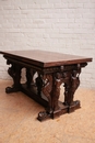 Renaissance style Table in Walnut, France 19th century