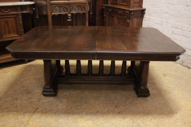 Renaissance table in walnut signed Haentges  open 450 cm !!!