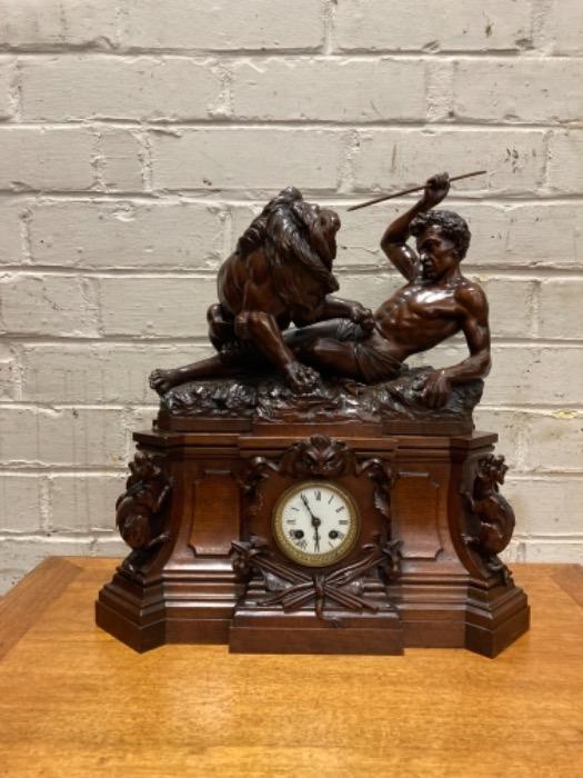 Special mahogany clock