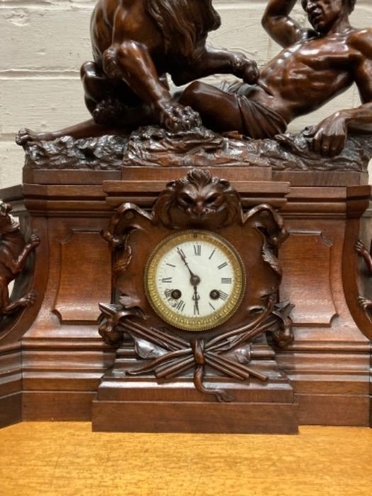 Special mahogany clock