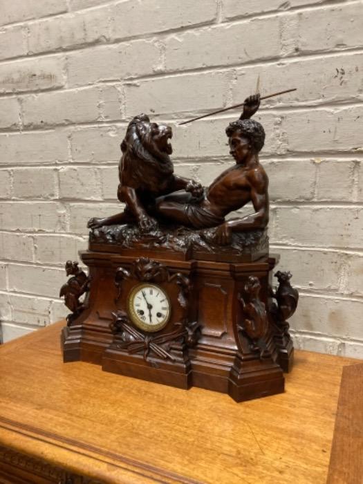 Special mahogany clock