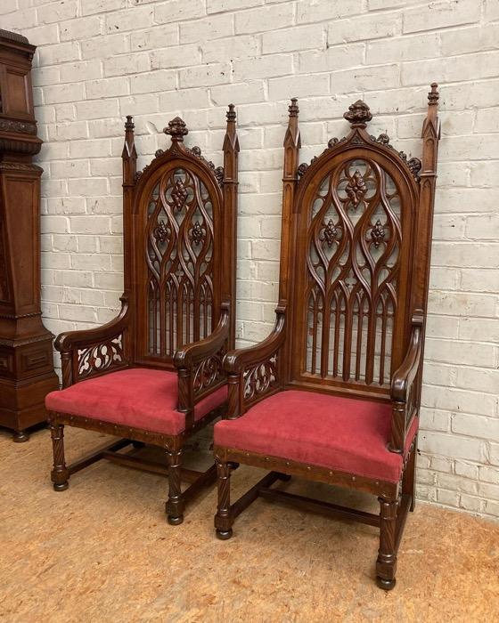 The best gothic throne arm chairs in walnut 180 cm tall