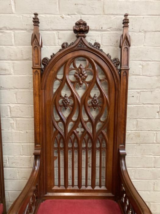 The best gothic throne arm chairs in walnut 180 cm tall