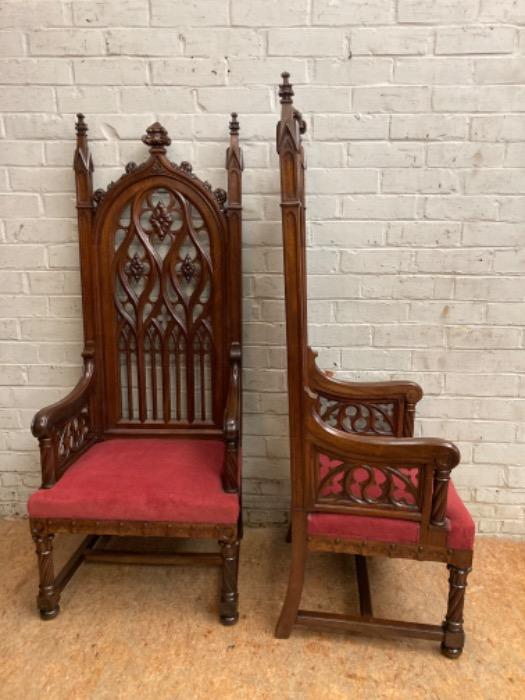 The best gothic throne arm chairs in walnut 180 cm tall