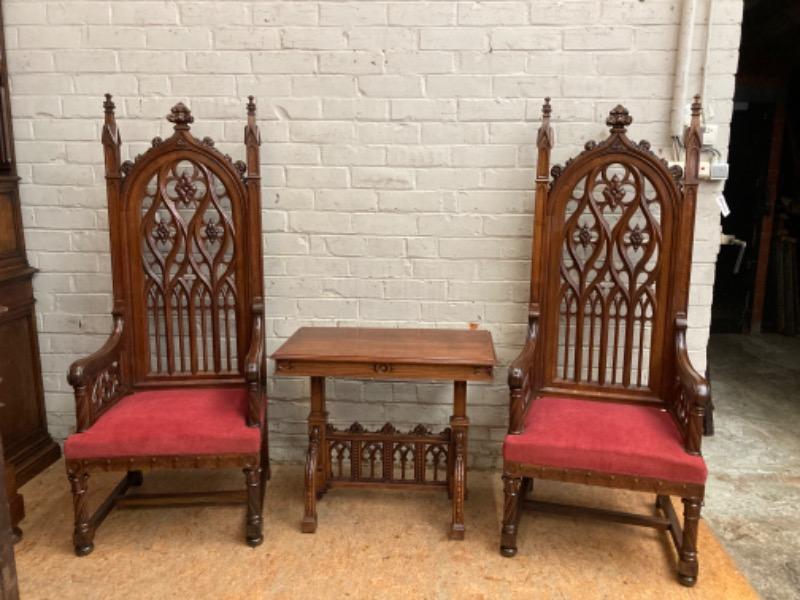 The best gothic throne arm chairs in walnut 180 cm tall