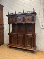 Top quality renaissance cabinet in walnut