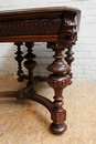 Henri II style Table in Walnut, France 19th century