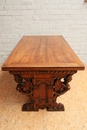 Renaissance style Table in Walnut, France 19th century