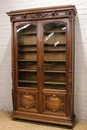 Henri II style Bookcase in Walnut, France 19th century