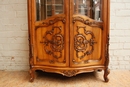 Louis XV style Display cabinet in Walnut, France 1900