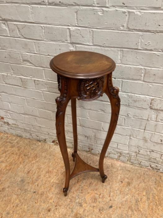 Walnut Louis XV pedestal 