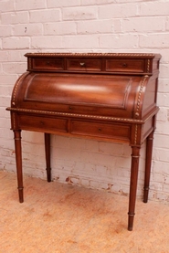 Walnut Louis XVI lady's desk with gilt accents