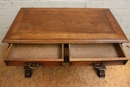 Renaissance style Desk table in Walnut, France 19th century