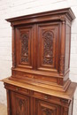 Renaissance style Cabinet in Walnut, France 19th century