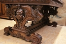 Renaissance style Table in Walnut, France 19th century